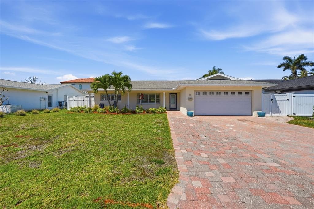 711 64TH AVENUE photo 12