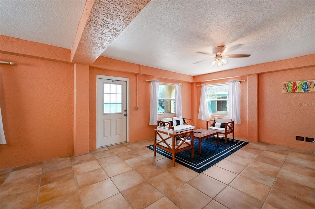 889 N SHORE DRIVE photo 9