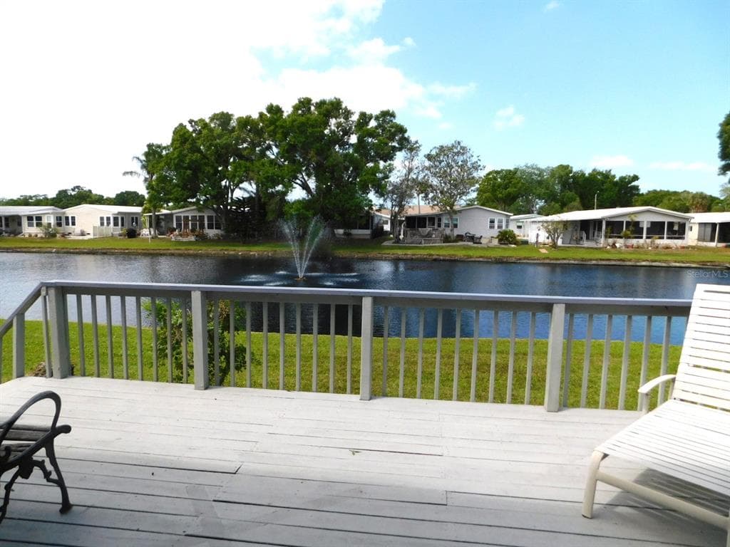 1001 STARKEY ROAD 395 photo 1