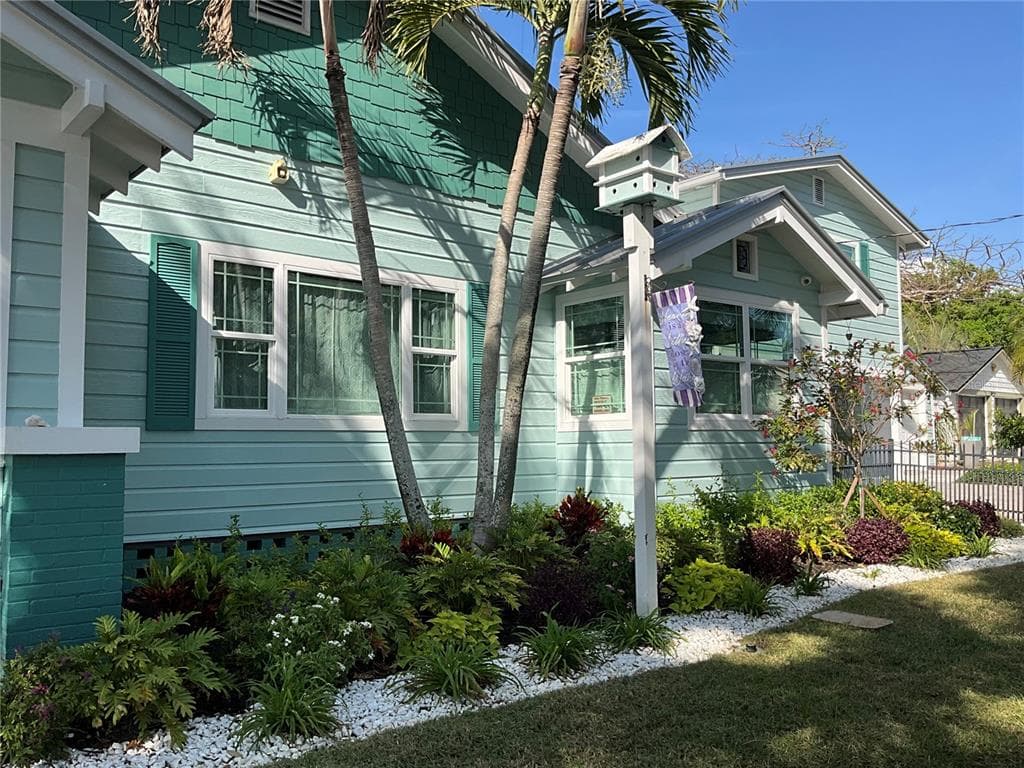 202 FAIRMONT STREET 2