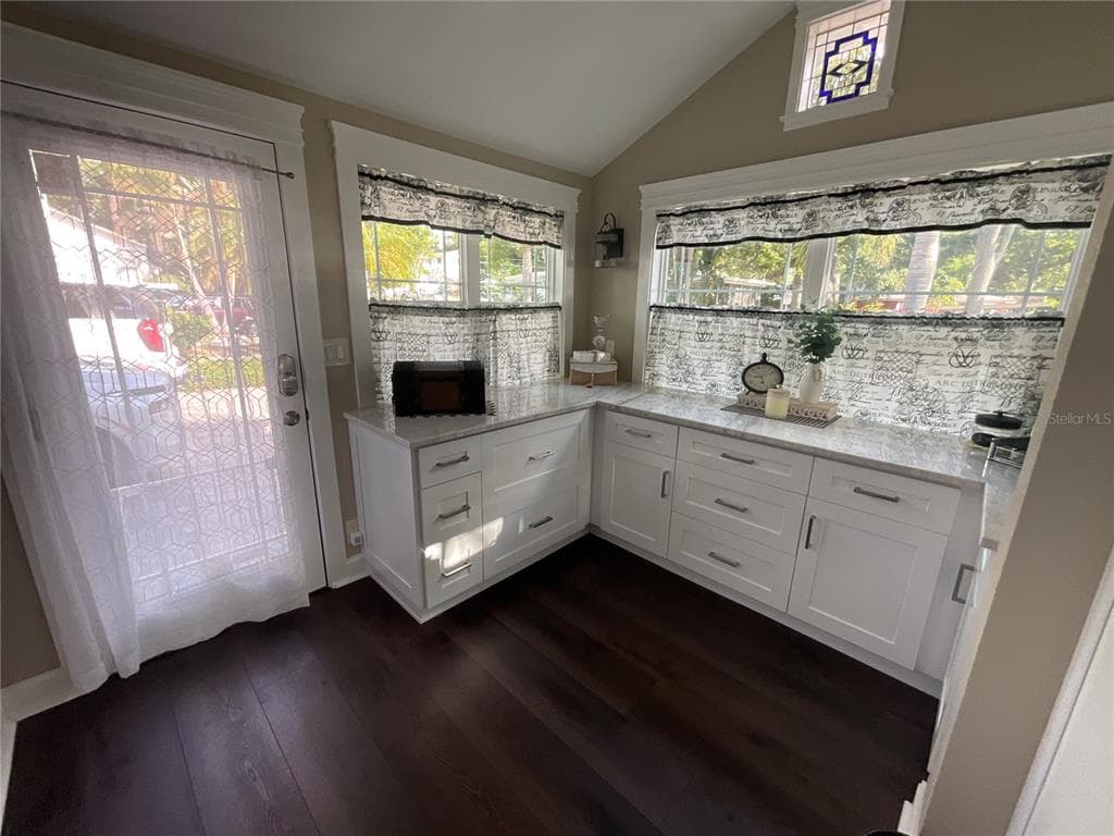 202 FAIRMONT STREET photo 16