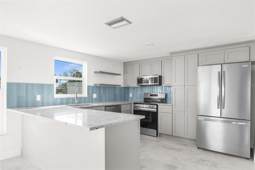 13726 MICHELLE AVENUE photo 2