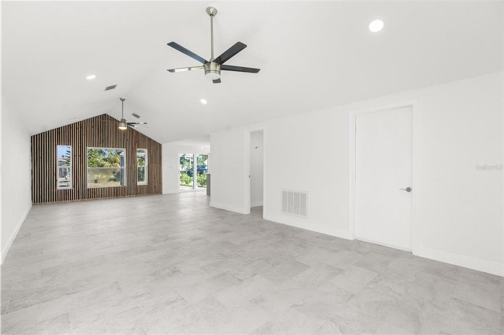 13726 MICHELLE AVENUE photo 12