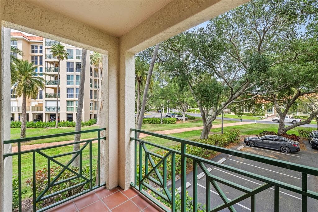 4780 DOLPHIN CAY LANE S 109 photo 10