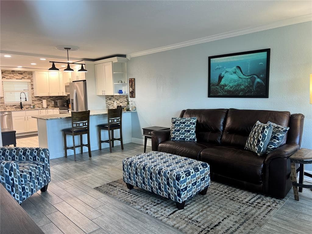 1230 GULF BOULEVARD 304 photo 6