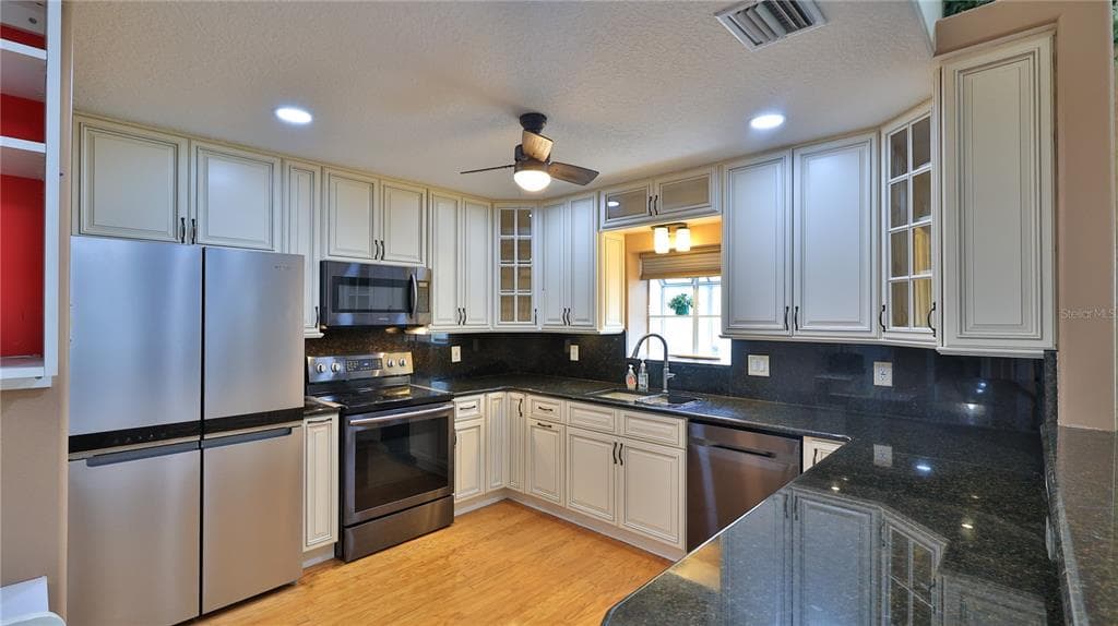 87 CIMMARON DRIVE photo 19