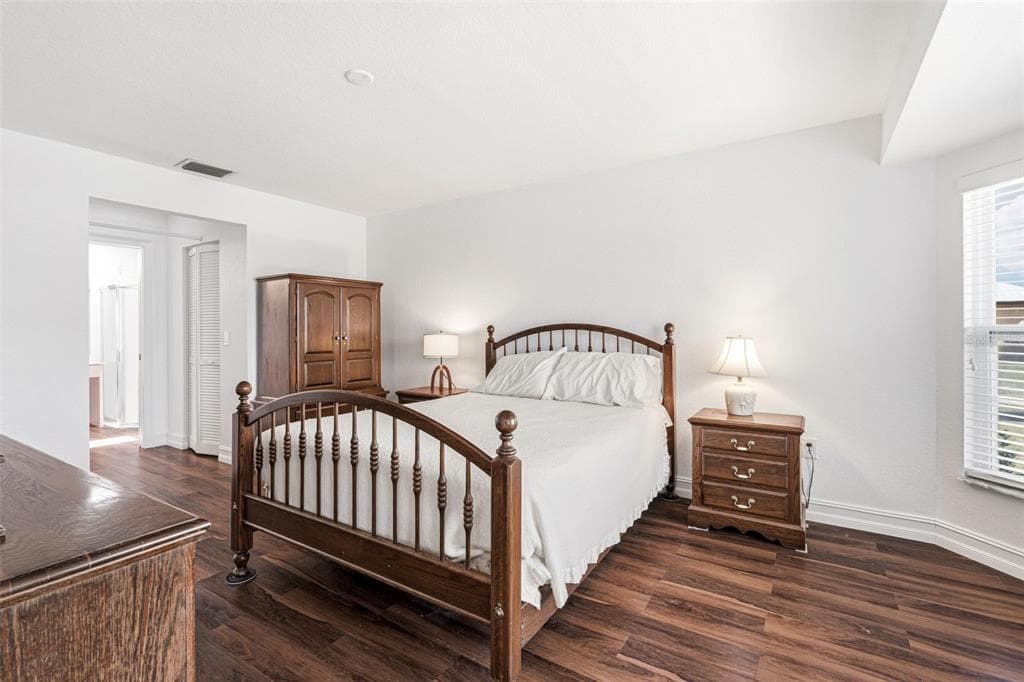 15184 ALDAMA CIRCLE photo 15