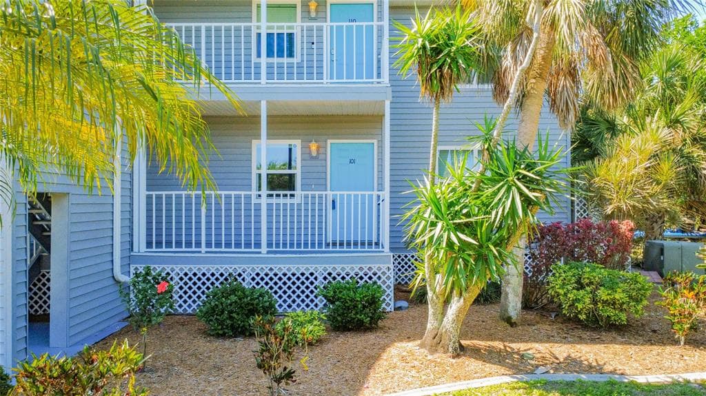 4410 WARREN AVENUE #101 1