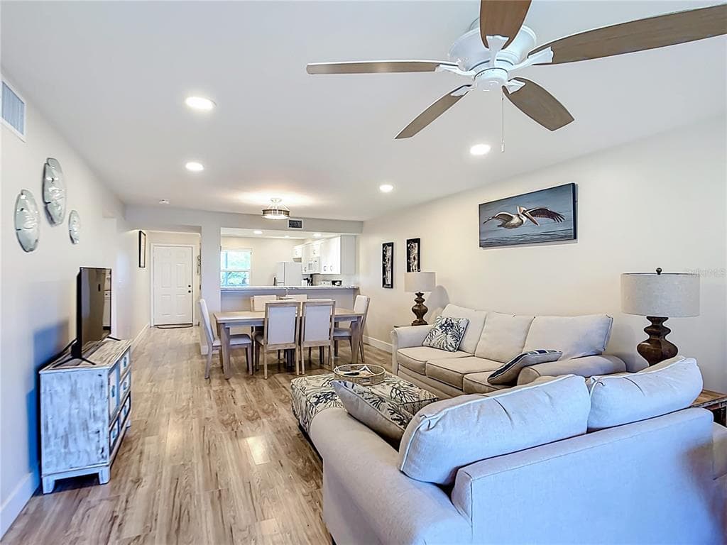 4410 WARREN AVENUE #101 5