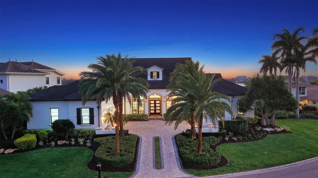 313 LOOKOUT POINT DRIVE 2