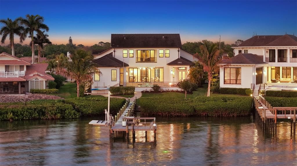 313 LOOKOUT POINT DRIVE 4
