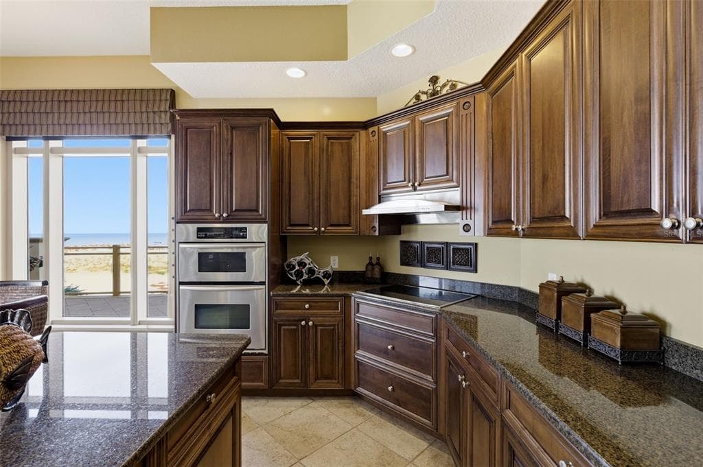 11 BAYMONT STREET 302 photo 19