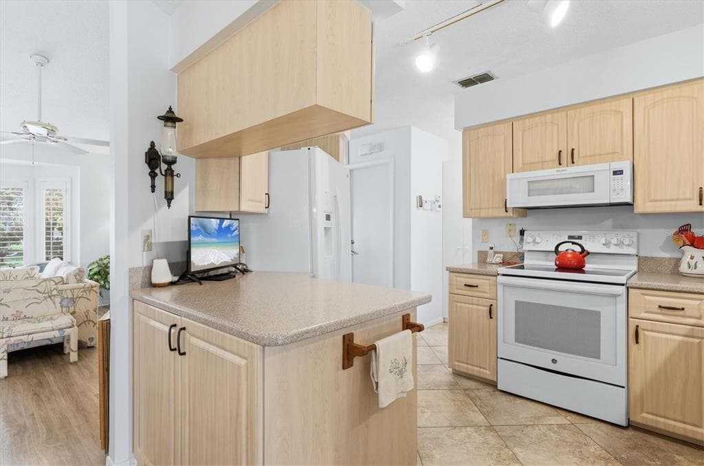140 INLETS BOULEVARD 140 photo 12
