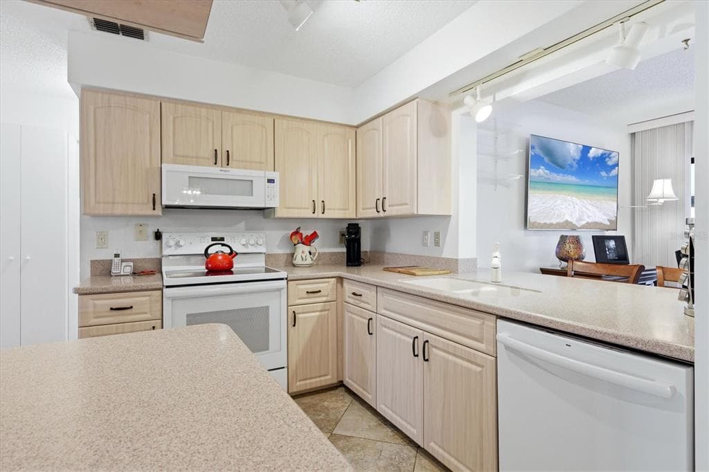 140 INLETS BOULEVARD 140 photo 11