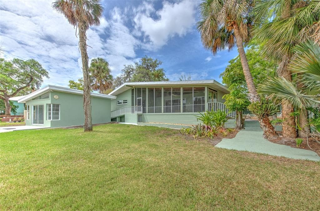 7102 MANDY LANE photo 2