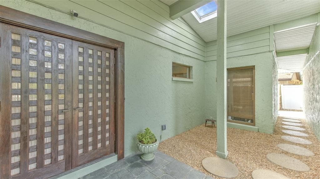 7102 MANDY LANE photo 4