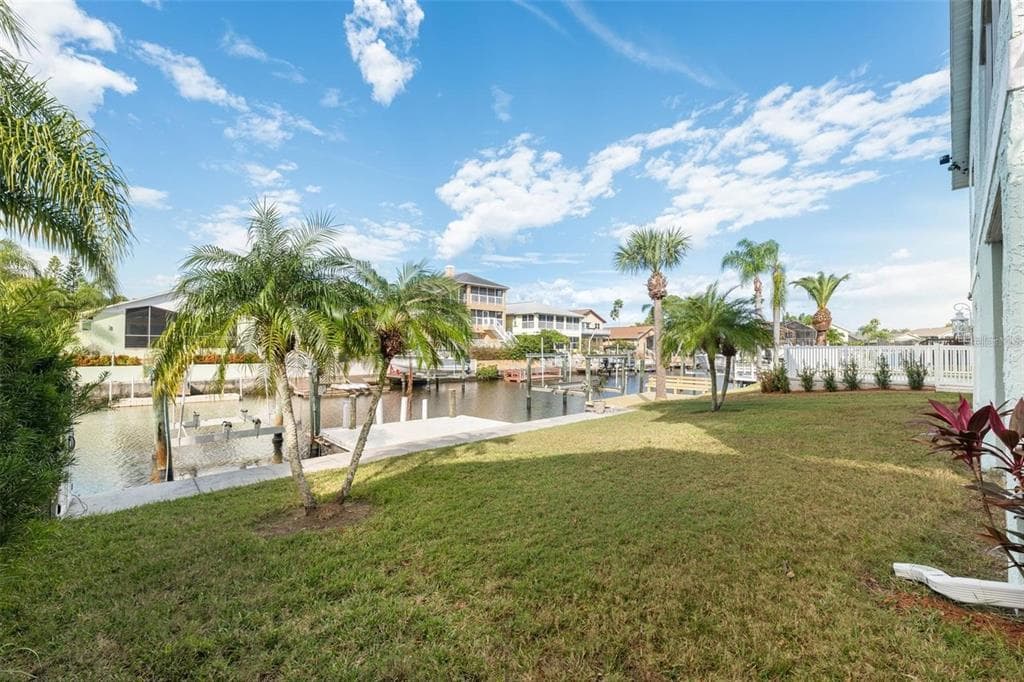 6225 BAYSIDE DRIVE 2