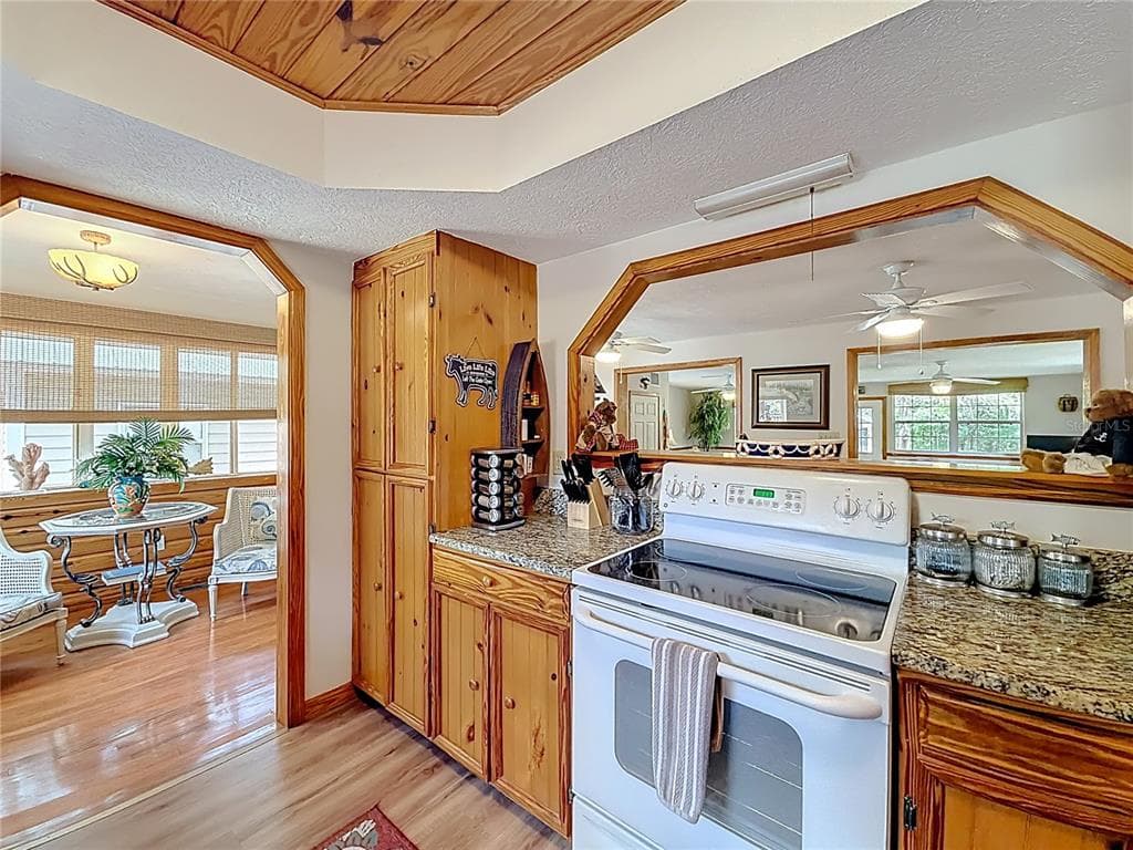 4129 E RIVERSIDE DRIVE photo 20