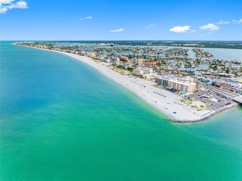 12924 GULF BOULEVARD 510 photo 3