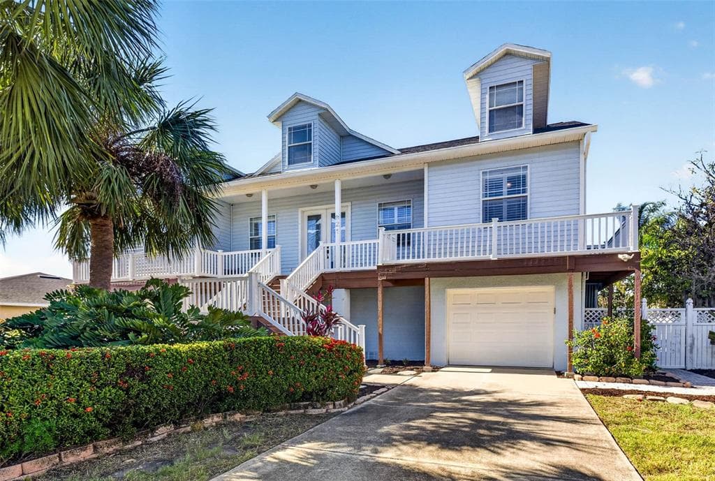 821 BLUE HERON BOULEVARD 4
