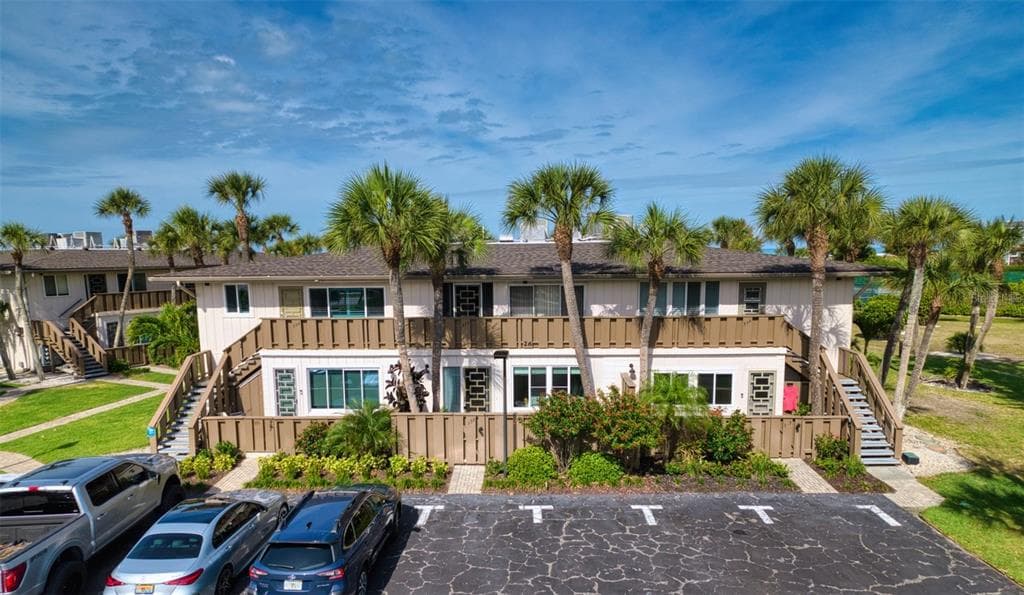 6701 GULF OF MEXICO DRIVE #332 4