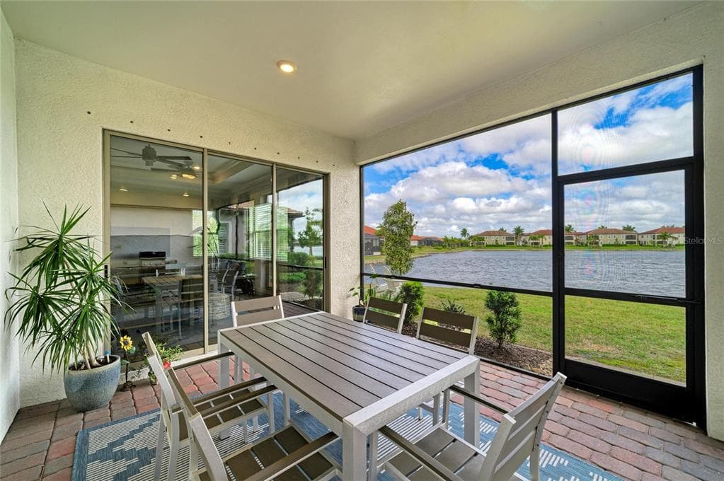 283 TOSCAVILLA BOULEVARD photo 14