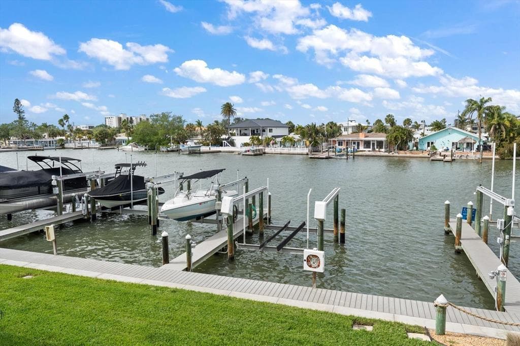 124 MARCDALE BOULEVARD photo 17