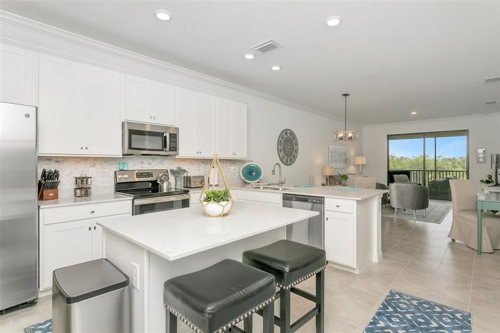 18028 GAWTHROP DRIVE 403 photo 12