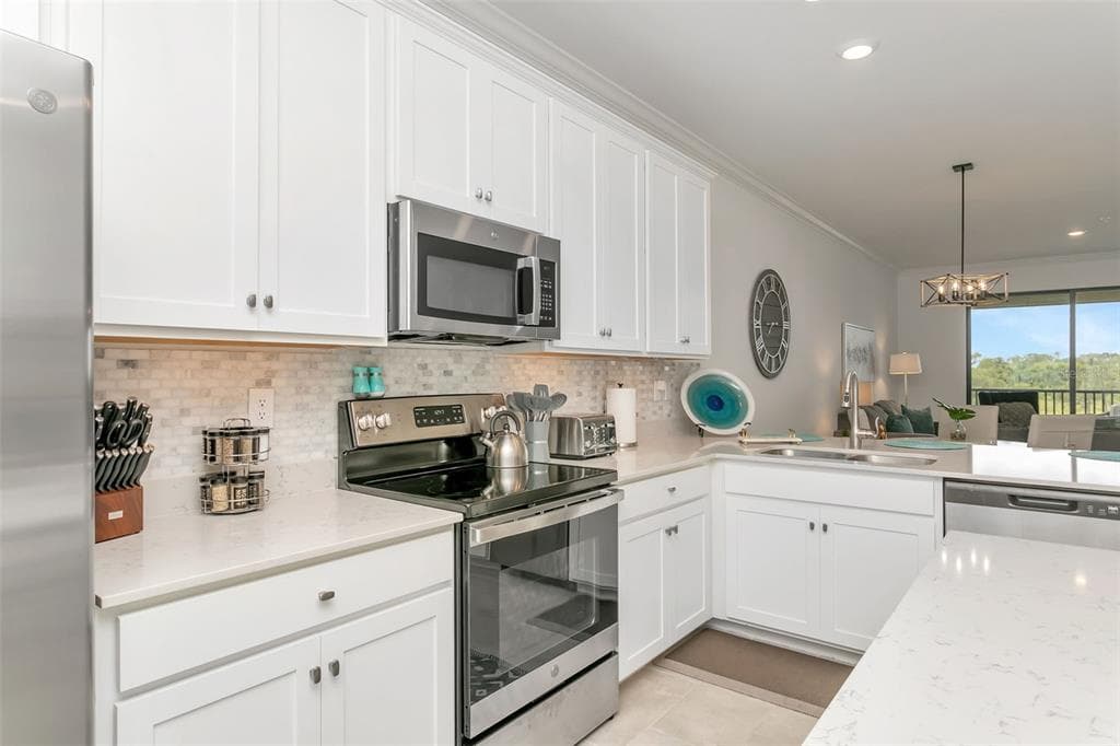18028 GAWTHROP DRIVE 403 photo 11