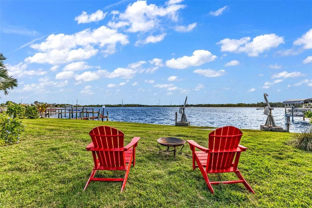 2308 HARBOUR DRIVE 4