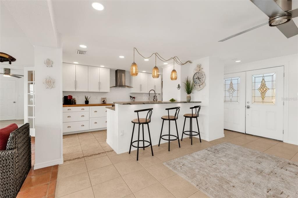 2308 HARBOUR DRIVE photo 8
