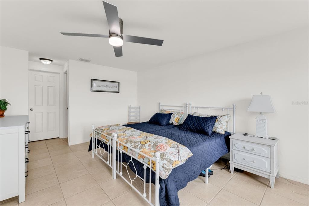 2308 HARBOUR DRIVE photo 25
