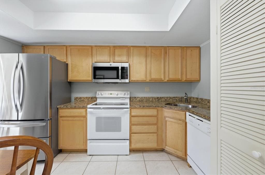 260 SANTA MARIA STREET 105 photo 20