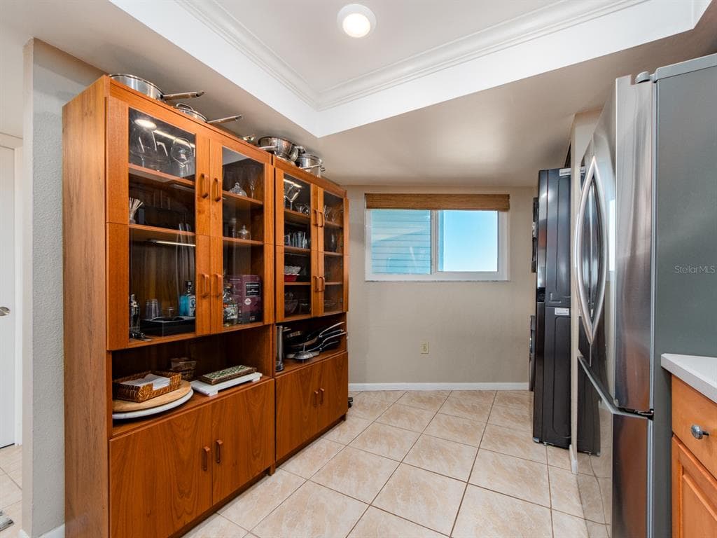 610 ISLAND WAY 407 photo 12