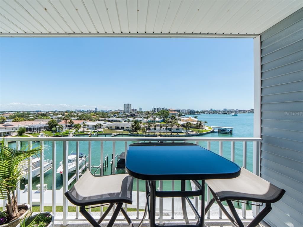 610 ISLAND WAY #407 5