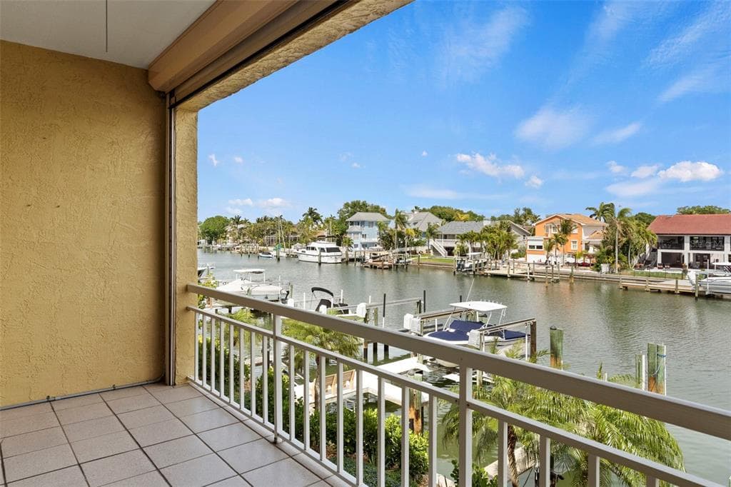 1071 PINELLAS BAYWAY S photo 13