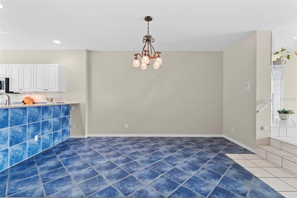 1071 PINELLAS BAYWAY S photo 19
