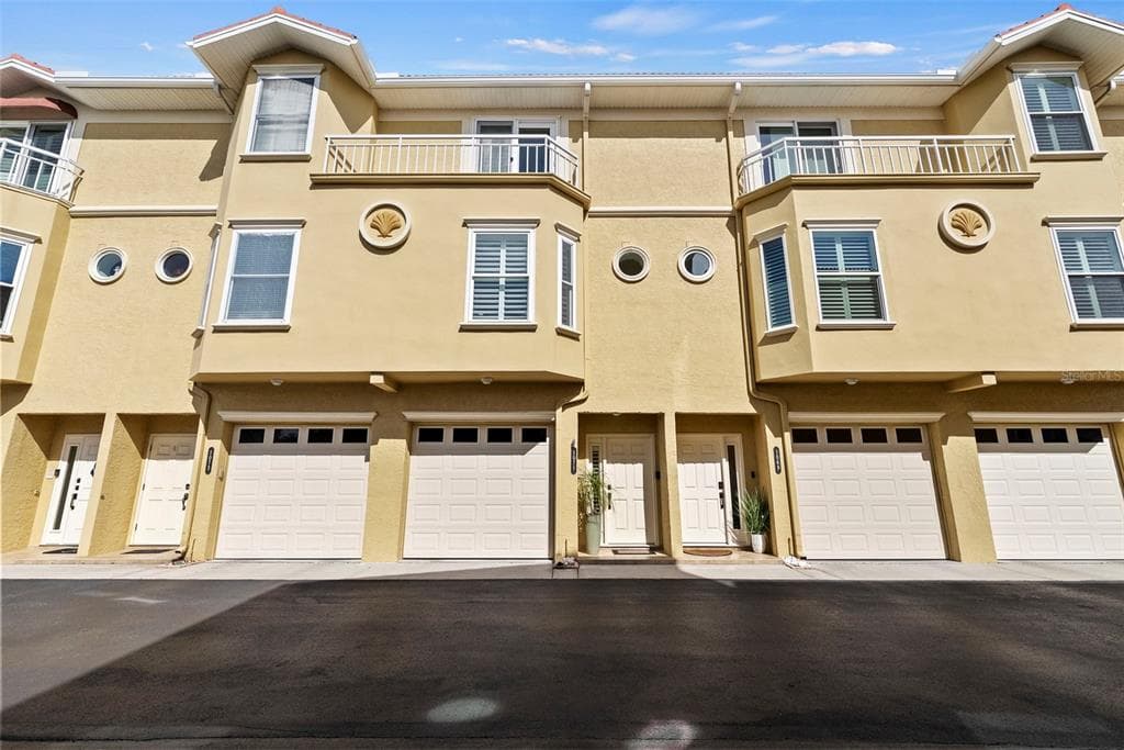 1071 PINELLAS BAYWAY S 4