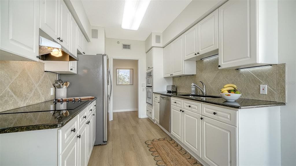 1800 BENJAMIN FRANKLIN DRIVE B308 photo 20