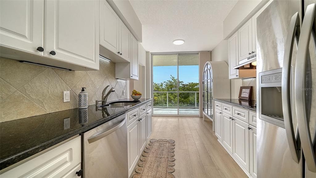 1800 BENJAMIN FRANKLIN DRIVE B308 photo 21