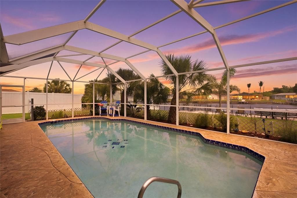 165 W TARPON BOULEVARD NW 3