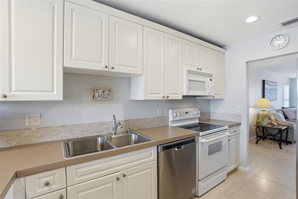 912 SE 46TH STREET 201 photo 11