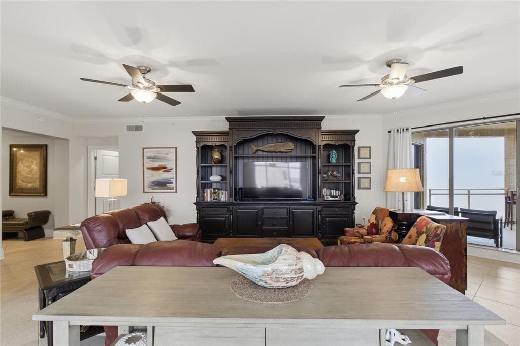 11 BAYMONT STREET 608 photo 7