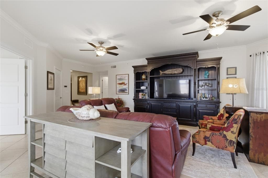 11 BAYMONT STREET 608 photo 10