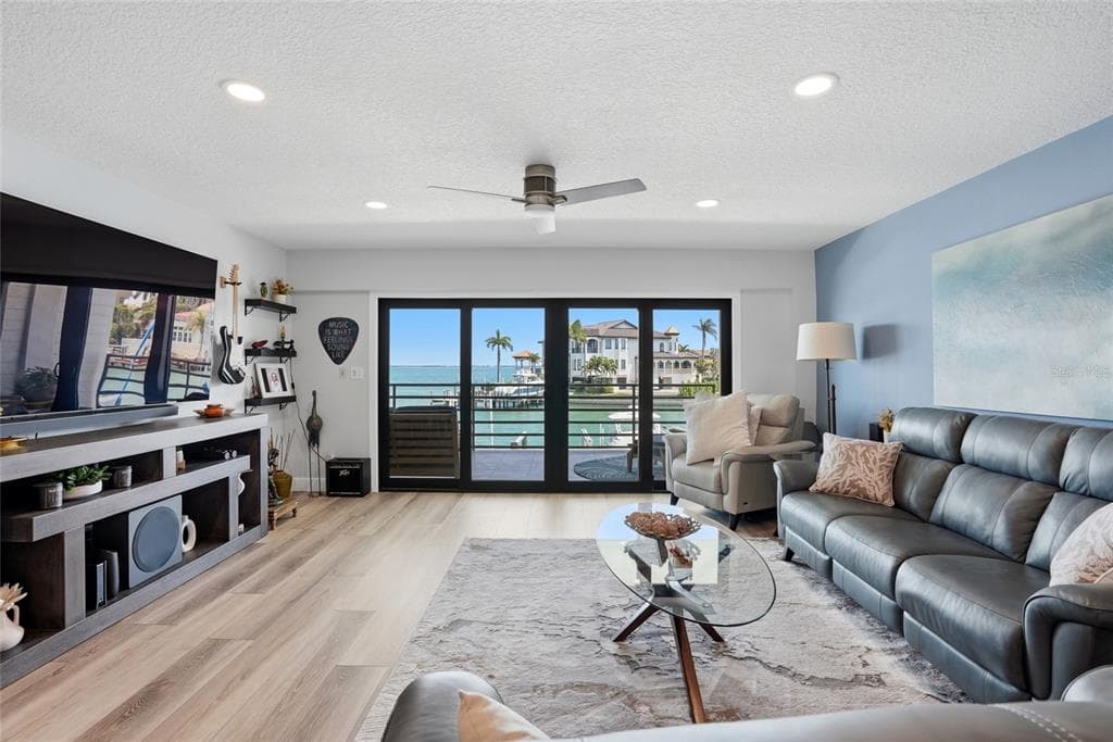 363 PINELLAS BAYWAY S 29 photo 7