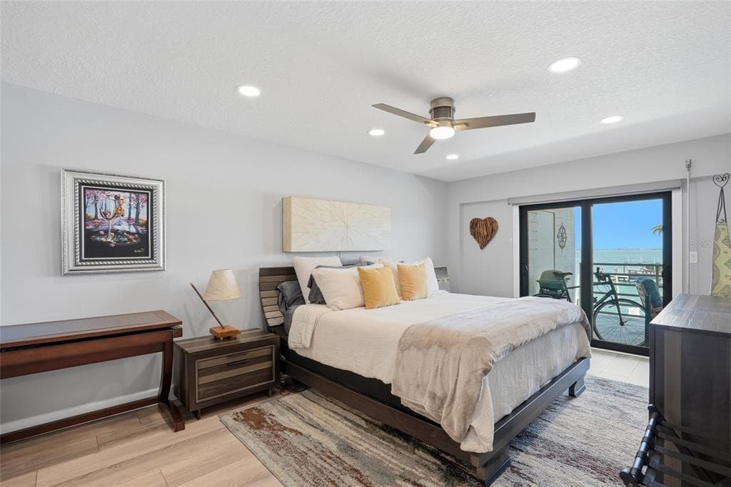 363 PINELLAS BAYWAY S 29 photo 18