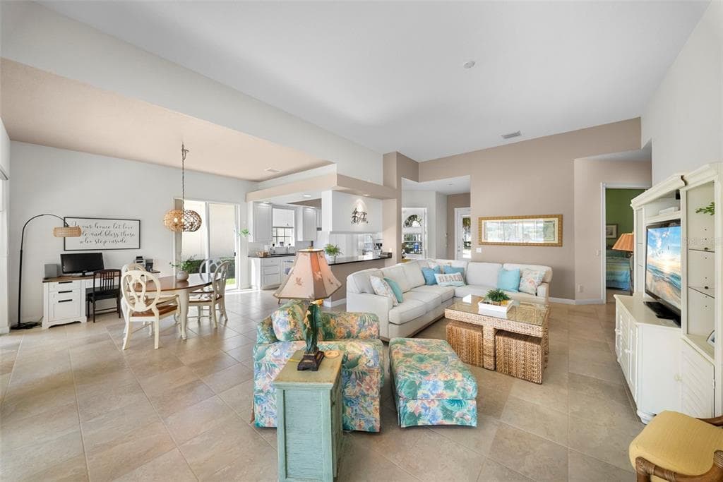 7687 ULIVA WAY photo 10