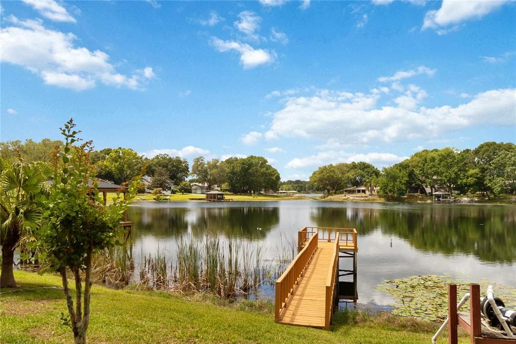 9835 LAKESHORE DRIVE 2