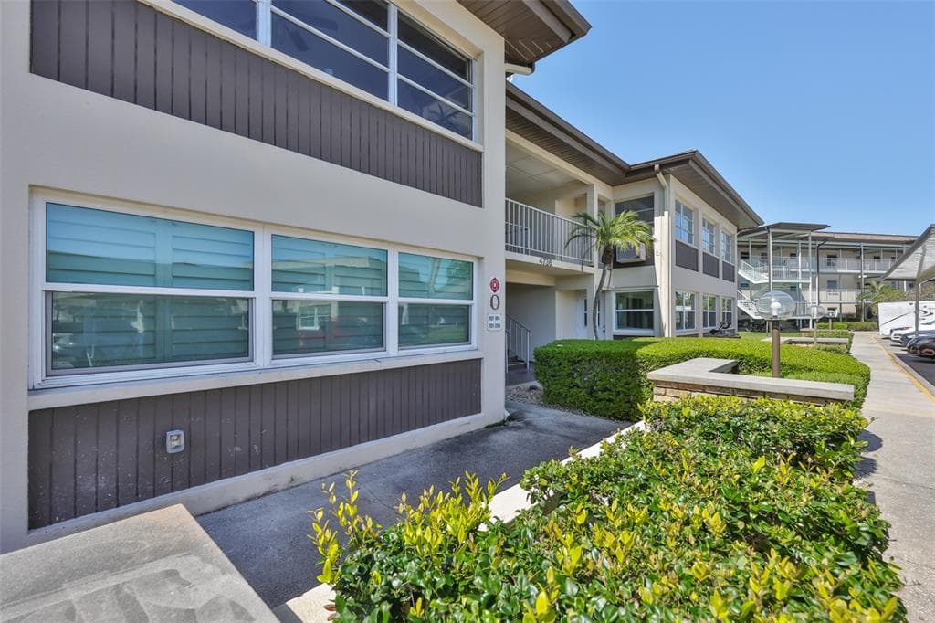 4736 JASPER DR 103 photo 4