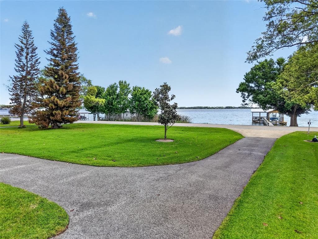 1735 LAKESHORE DRIVE 2